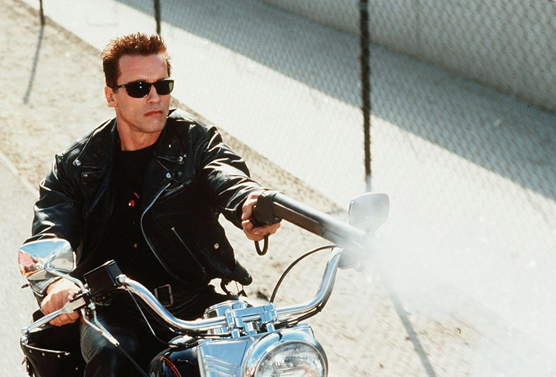 terminator-2-judgment-day-terminator-2-judgment-day-arnold-schwarzenegger-arnold-schwarzenegger-the-terminator-a-man-actor-bike-shotgun