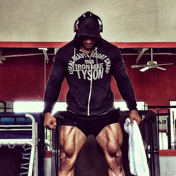 Dwayne Johnson The Rock training legs