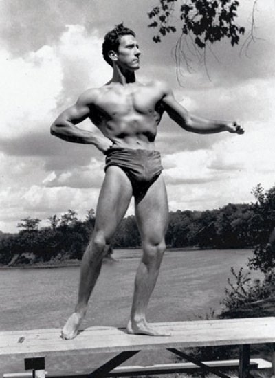 joe weider old school pose