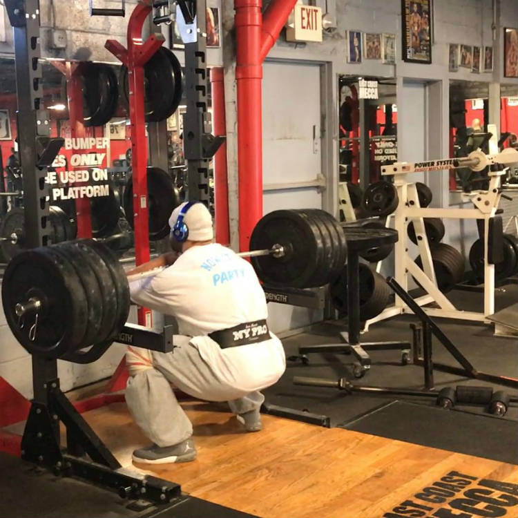 juan morel going deep in his squat