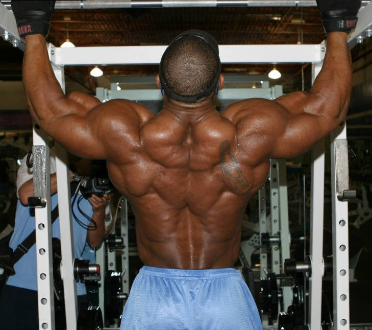 quincy taylor completing a back workout