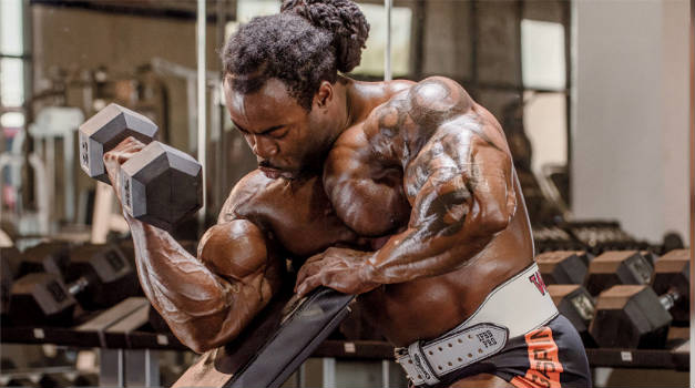 william bonac completing dumbbell curl