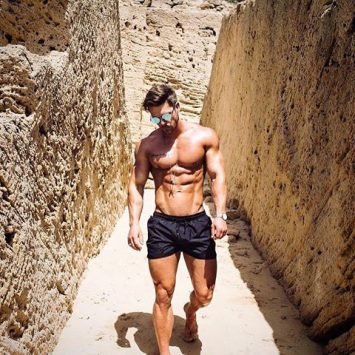 Joss Mooney - Greatest Physiques