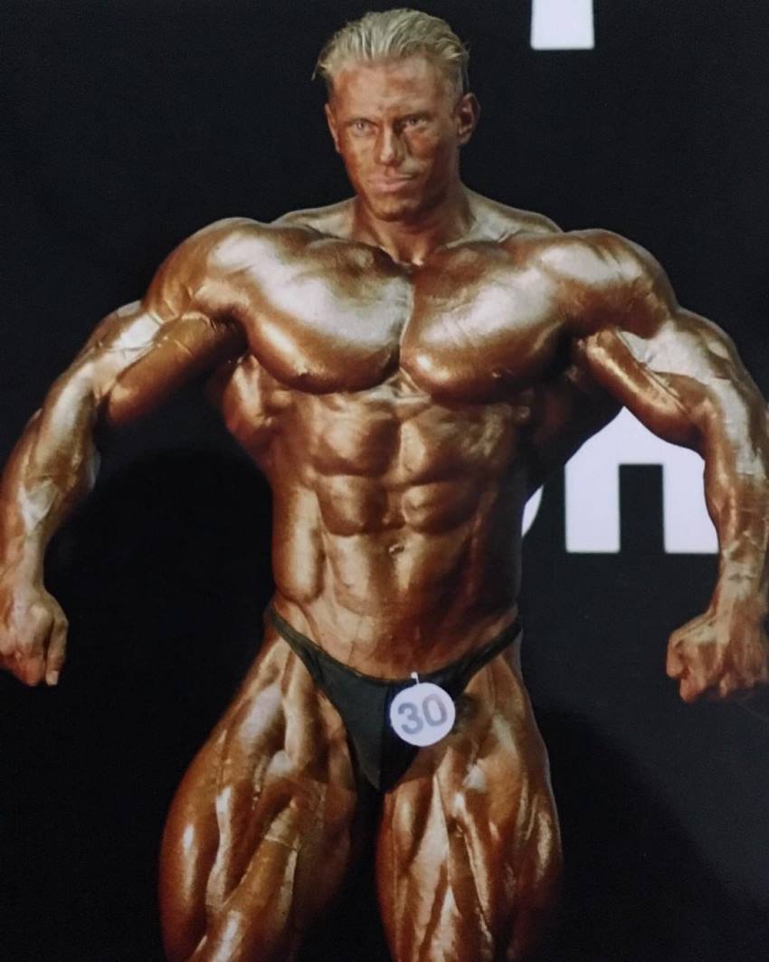 Dennis Wolf when he just started competing in professional shows, looking ripped and aesthetic