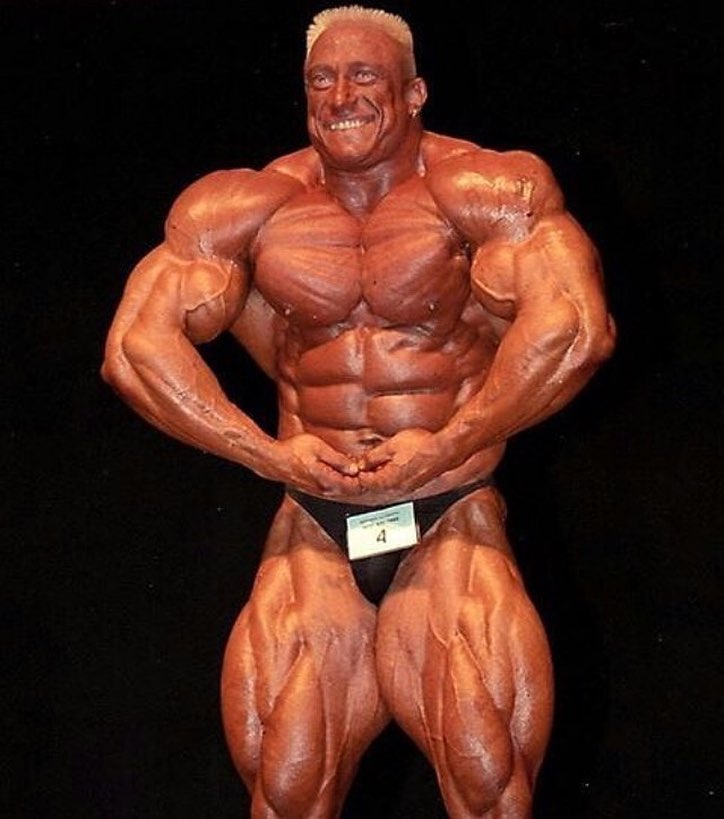 Markus Ruhl most muscular pose on the bodybuilding stage