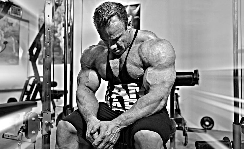 Ronny Rockel in a photo shoot in the gym.