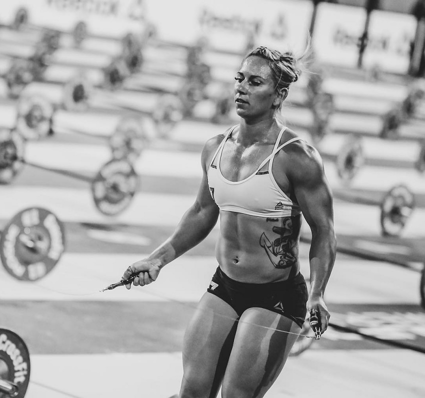 Cassidy Lance-Mcwherter doing CrossFit jumping ropes looking lean and muscular