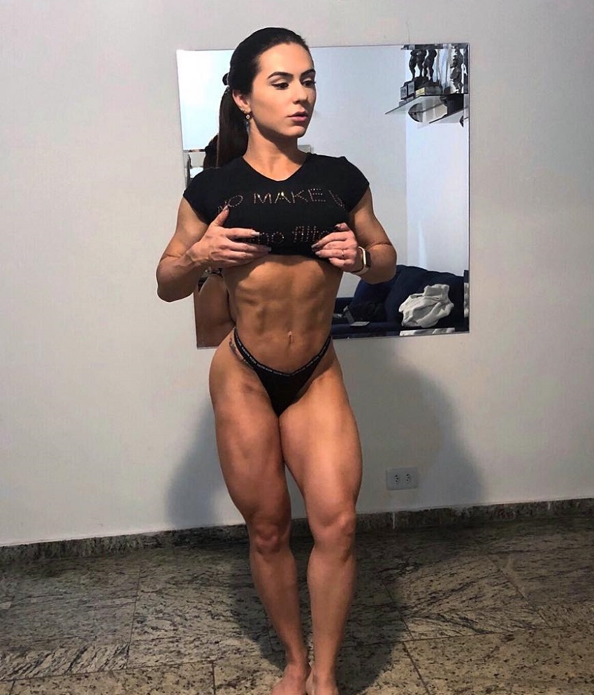 Karen Ranocchia - Agachamento sumô