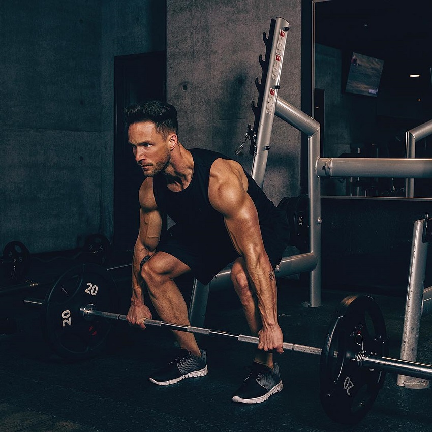 Daniel Fox doing deadlifts looking fit