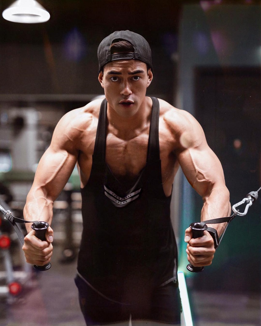 Nam Vo doing pec flys looking fit and ripped