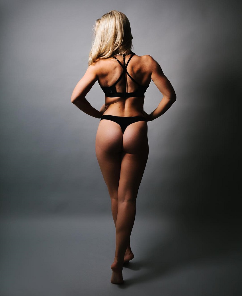 Victoria Niamh Spence showing off her toned back and glutes in a photo shoot