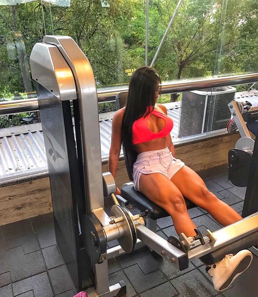 Amanda Choairy training in a gym improving her fitness level