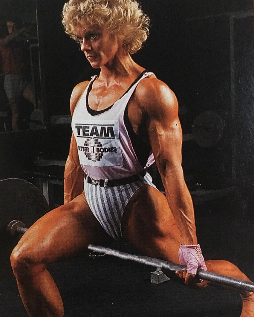 Ellen van Maris training with a barbell in a gym