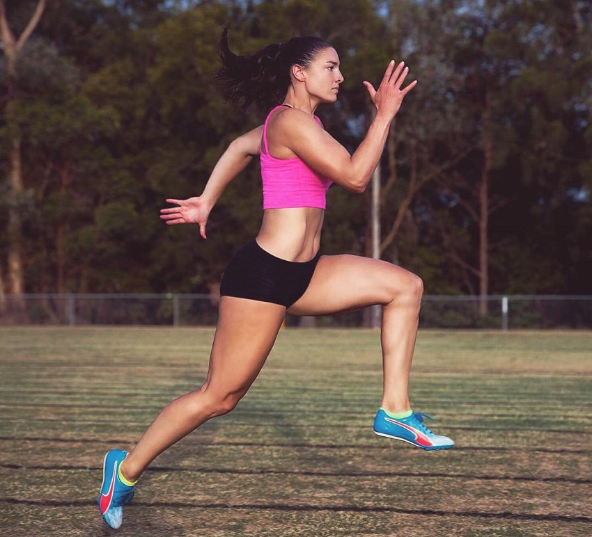 Michelle Jenneke picture of her running from the side