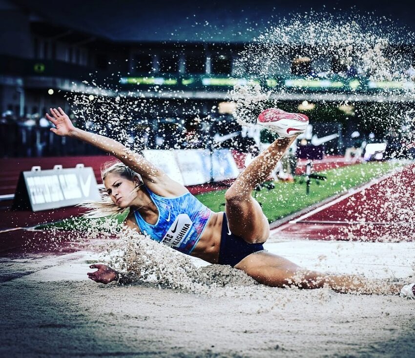 Darya Klishina falling on sand during London Olympics