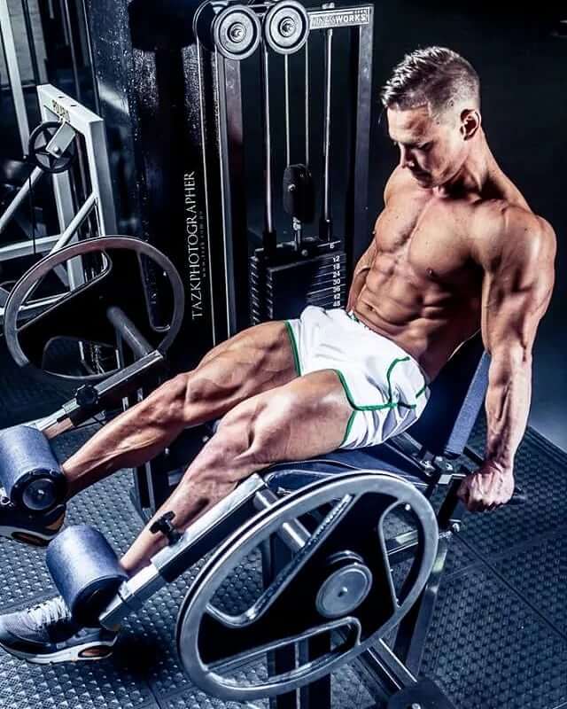 Dan Mazzola training legs in the gym